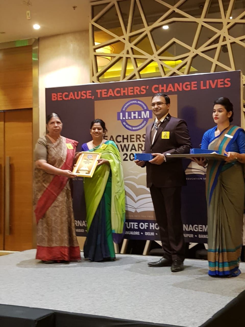 schools-in-ahmedabad-IIHM-awards